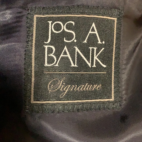 Jos A Bank Superfine Black Blazer from the Signature Collection - Picture 2 of 4